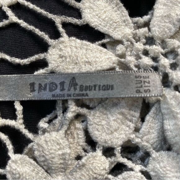 India Boutique Gray Floral Crochet Fringe Sleeveless Top Overlay - Plus - Picture 9 of 9